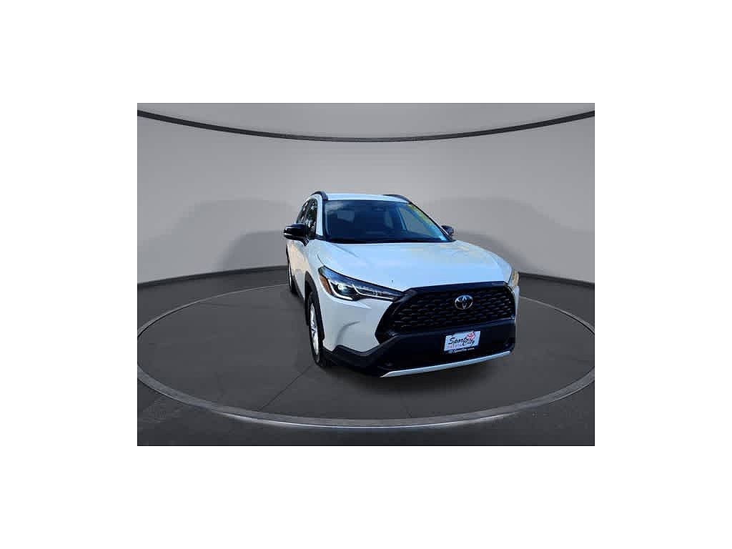 2025 Toyota Corolla Cross LE