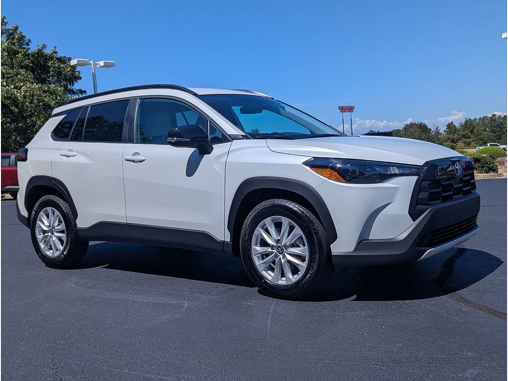 2026 Toyota Corolla Cross LE