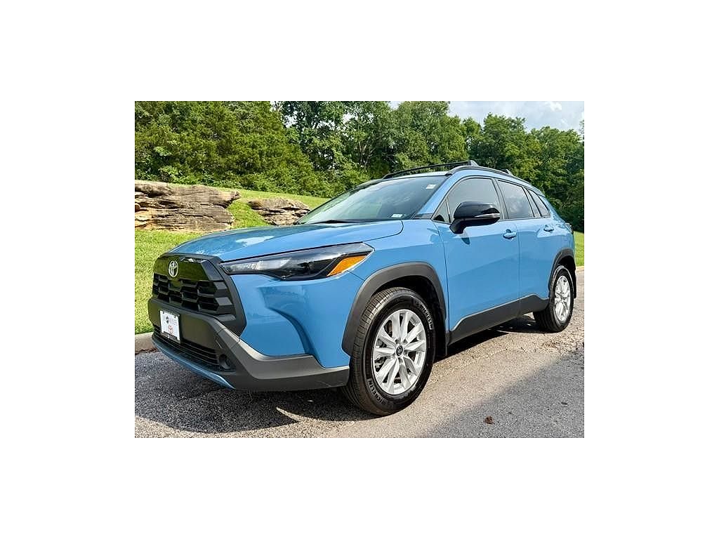 2026 Toyota Corolla Cross LE