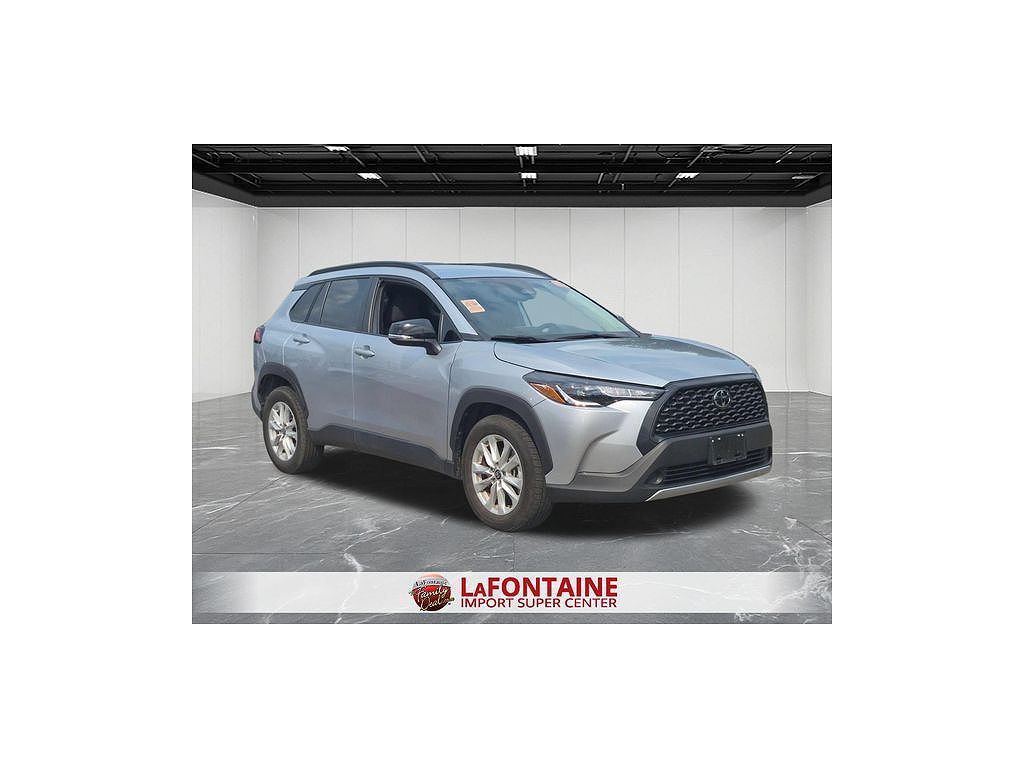 2025 Toyota Corolla Cross LE
