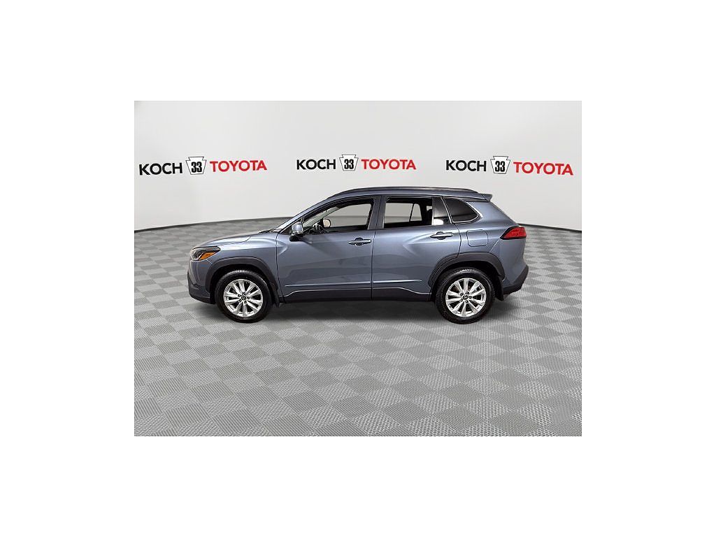 2024 Toyota Corolla Cross LE