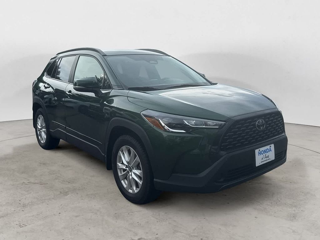 2024 Toyota Corolla Cross LE