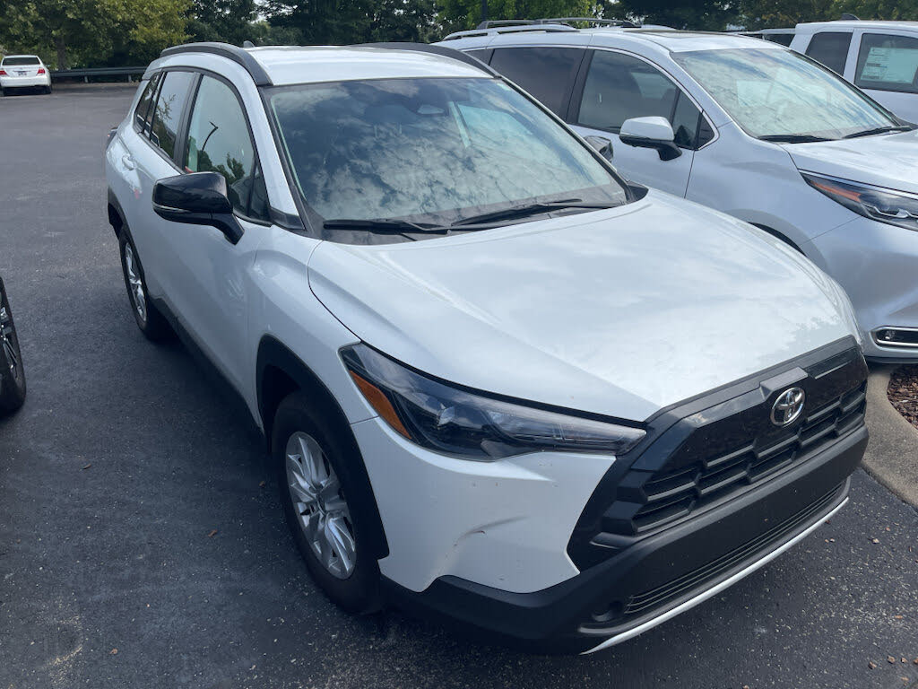 2026 Toyota Corolla Cross LE