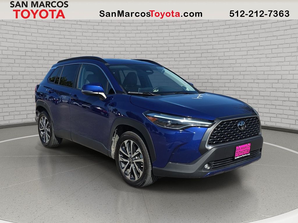 2023 Toyota Corolla Cross XLE