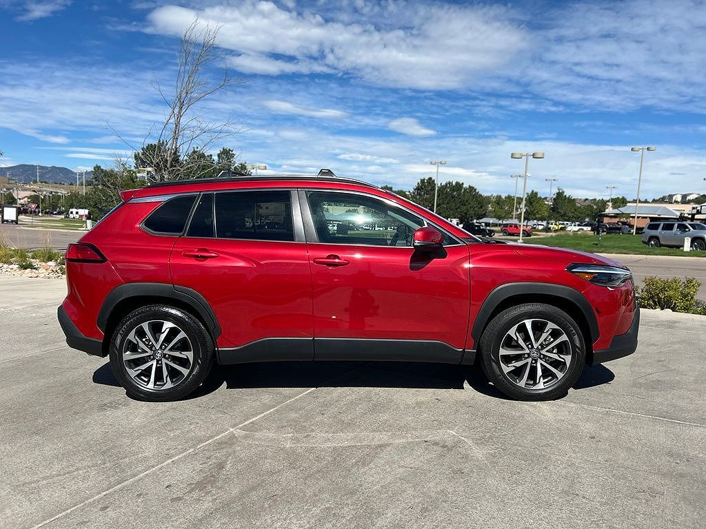 2024 Toyota Corolla Cross XLE