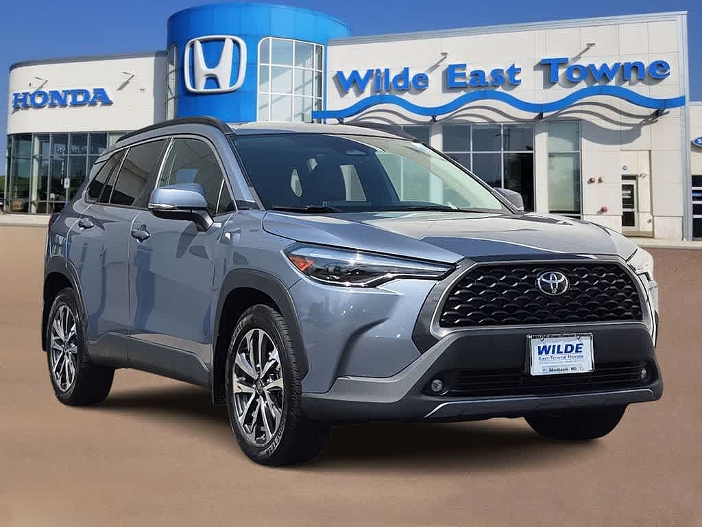 2023 Toyota Corolla Cross XLE