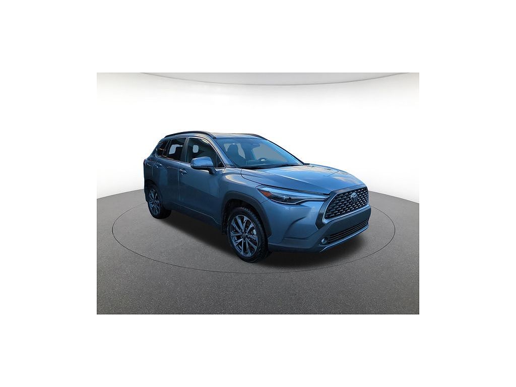 2024 Toyota Corolla Cross XLE