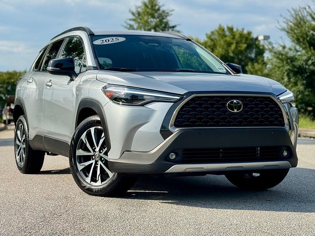 2025 Toyota Corolla Cross XLE