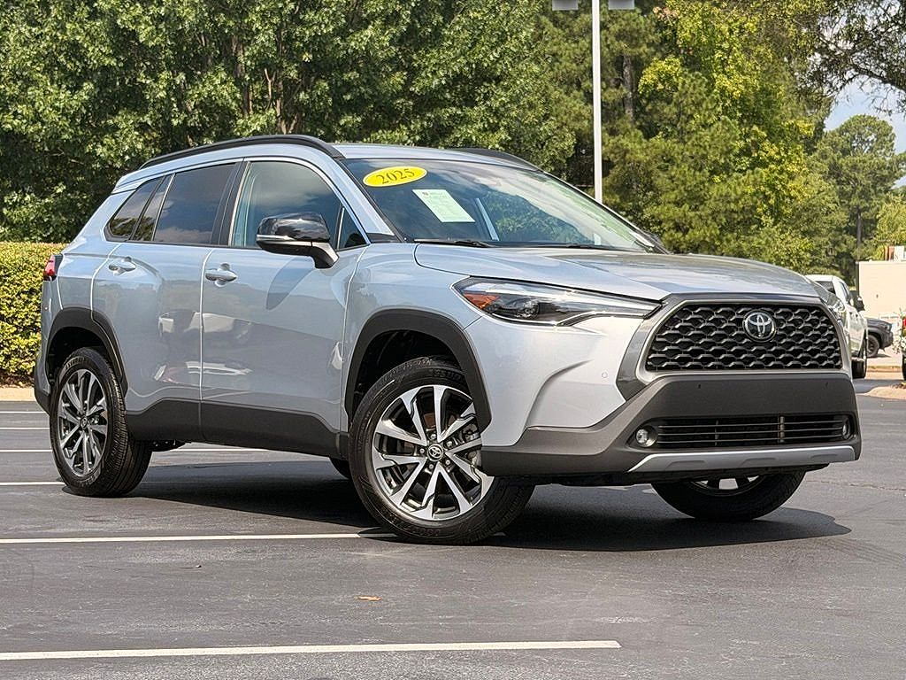 2025 Toyota Corolla Cross XLE