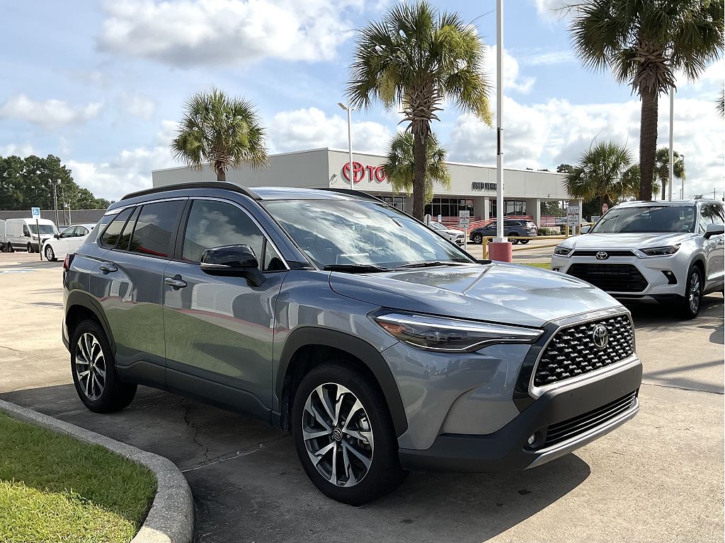 2025 Toyota Corolla Cross XLE