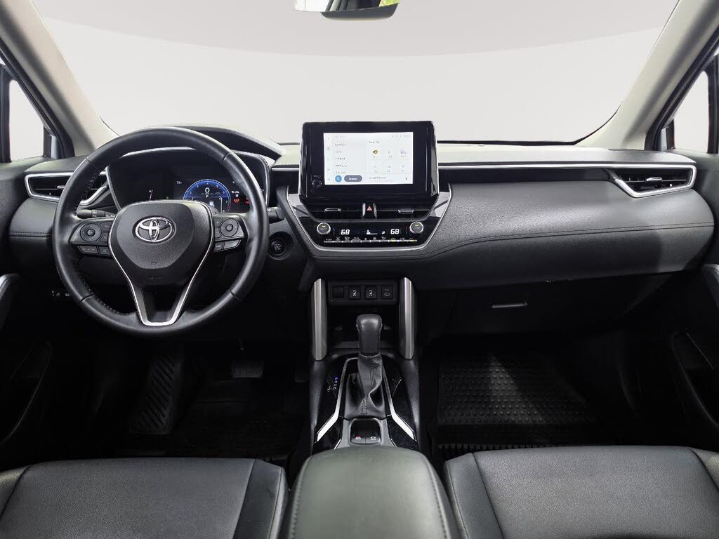 2024 Toyota Corolla Cross XLE
