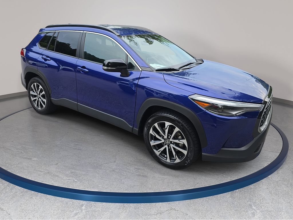2025 Toyota Corolla Cross XLE