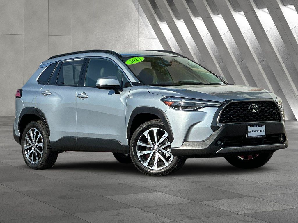 2023 Toyota Corolla Cross XLE