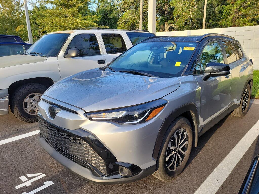 2024 Toyota Corolla Cross Hybrid SE