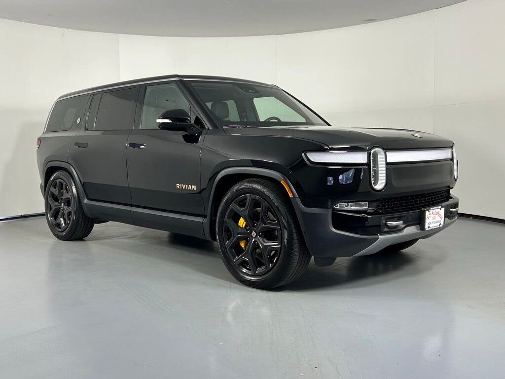 2024 Rivian R1S Adventure