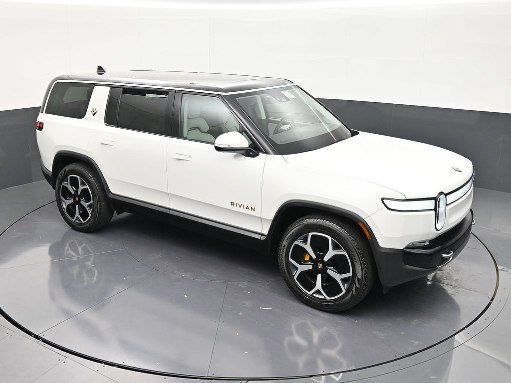 2024 Rivian R1S Adventure