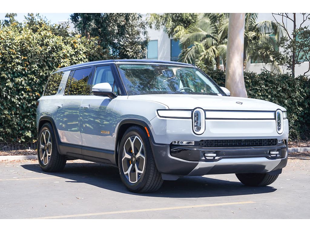 2024 Rivian R1S photo 1