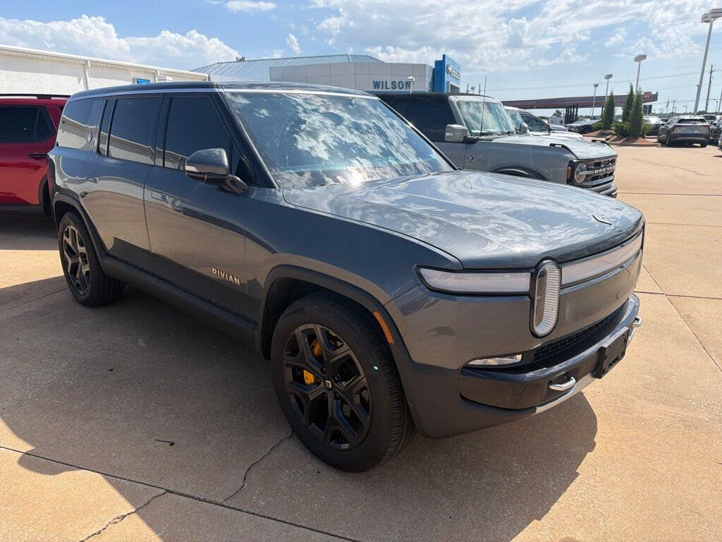 2023 Rivian R1S Adventure