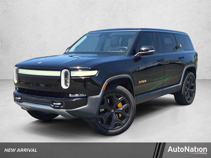 2023 Rivian R1S photo 2