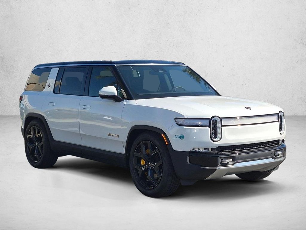 2023 Rivian R1S photo 1
