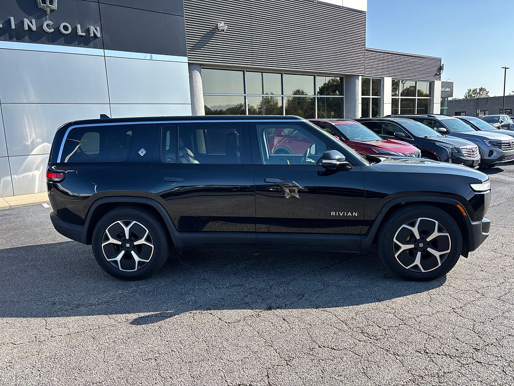 2024 Rivian R1S Adventure