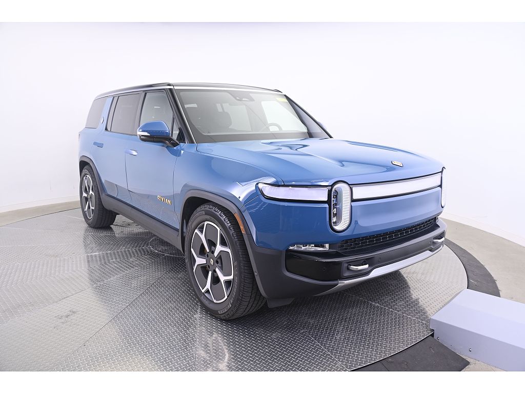 2024 Rivian R1S Adventure