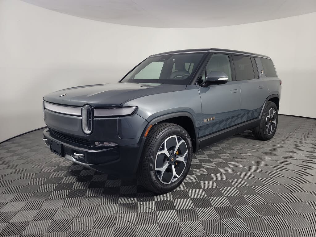 2024 Rivian R1S photo 1