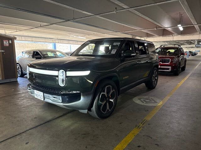 2024 Rivian R1S photo 1