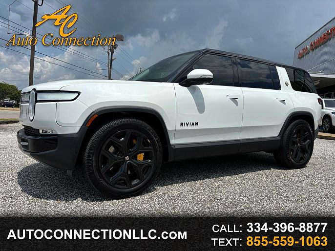 2024 Rivian R1S Adventure
