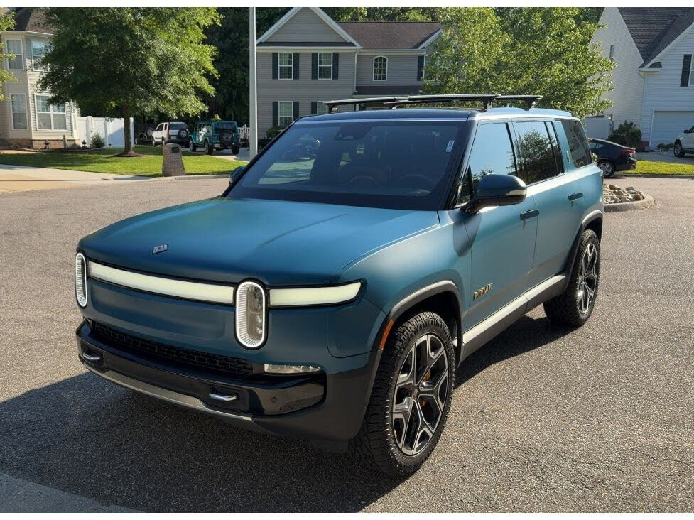 2023 Rivian R1S Adventure