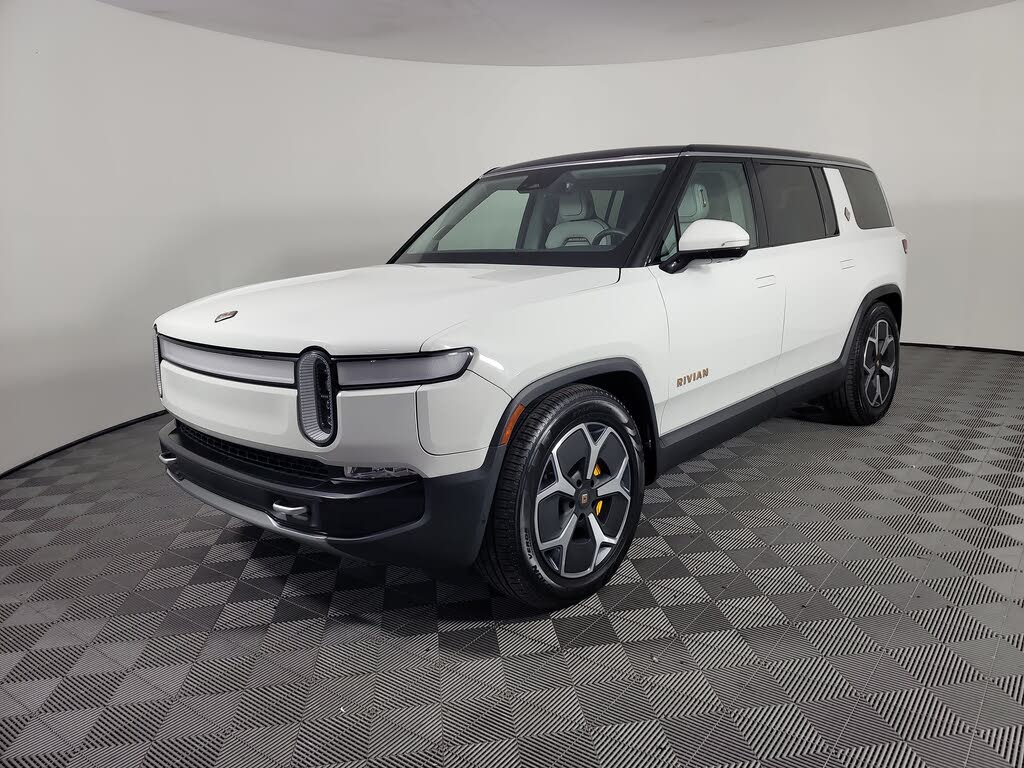 2024 Rivian R1S photo 1