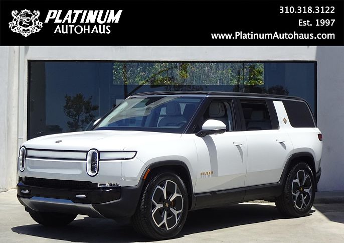 2024 Rivian R1S photo 1