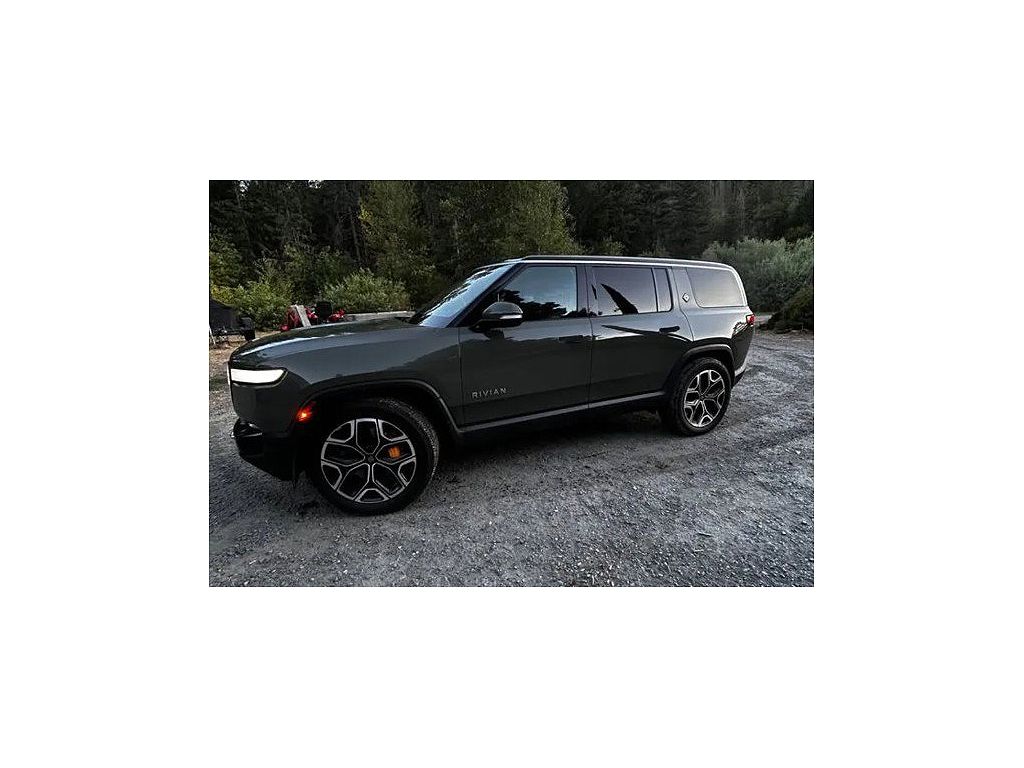 2022 Rivian R1S photo 1