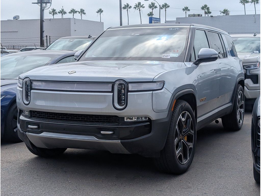 2023 Rivian R1S photo 1
