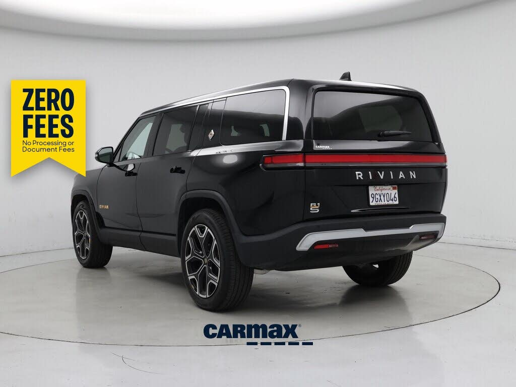 2023 Rivian R1S photo 1