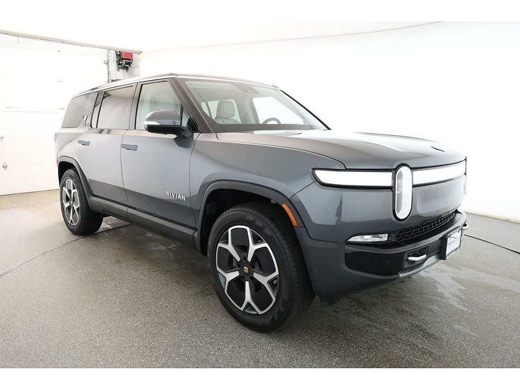 2024 Rivian R1S Adventure
