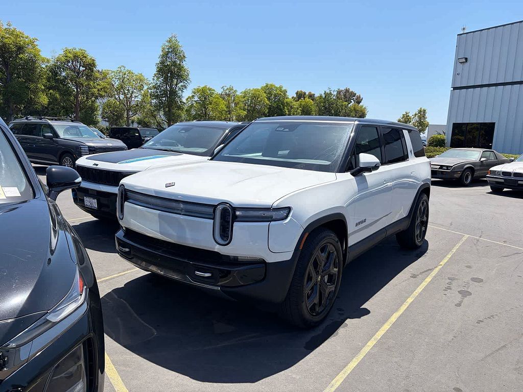 2025 Rivian R1S photo 1