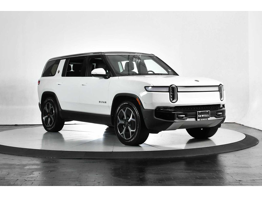 2024 Rivian R1S Adventure