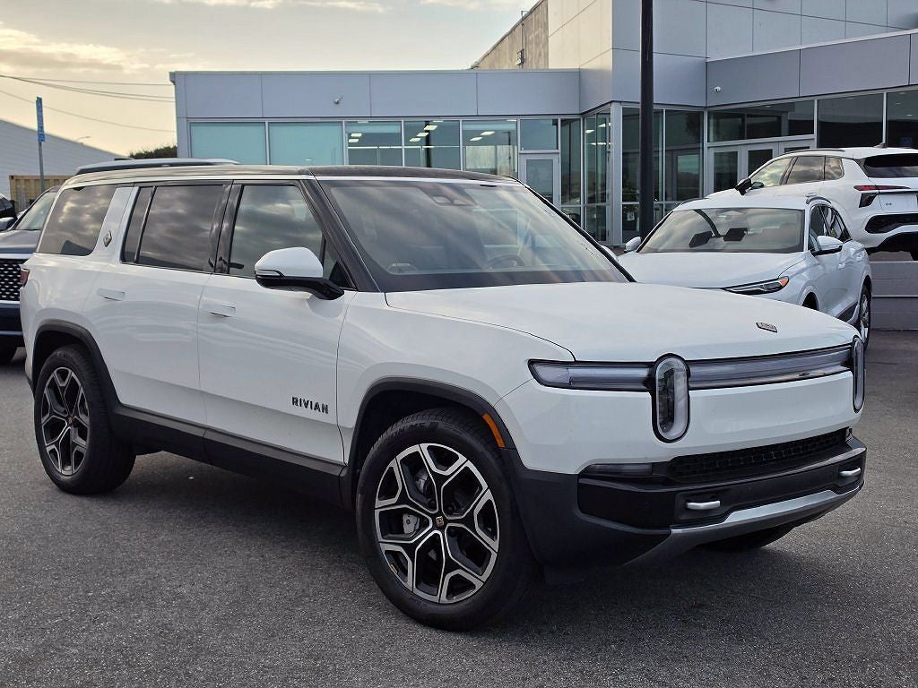 2025 Rivian R1S photo 1