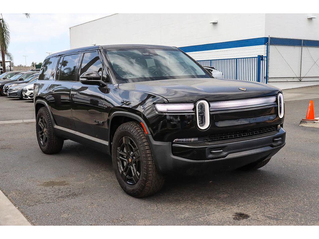 2025 Rivian R1S photo 1
