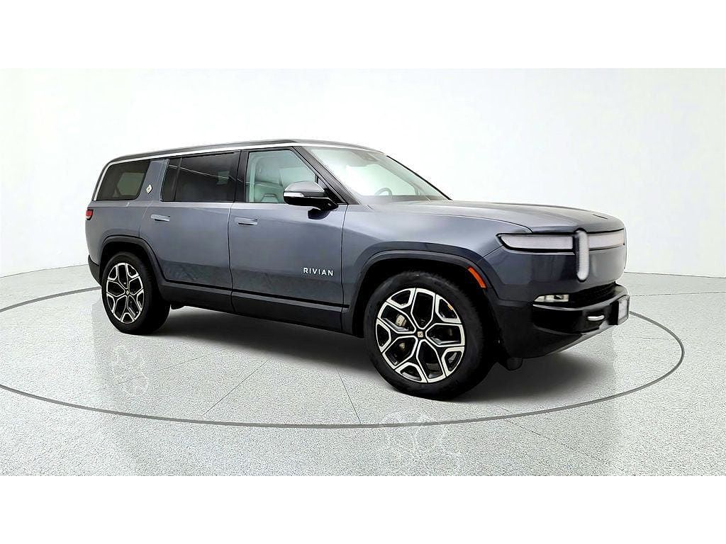 2024 Rivian R1S Adventure