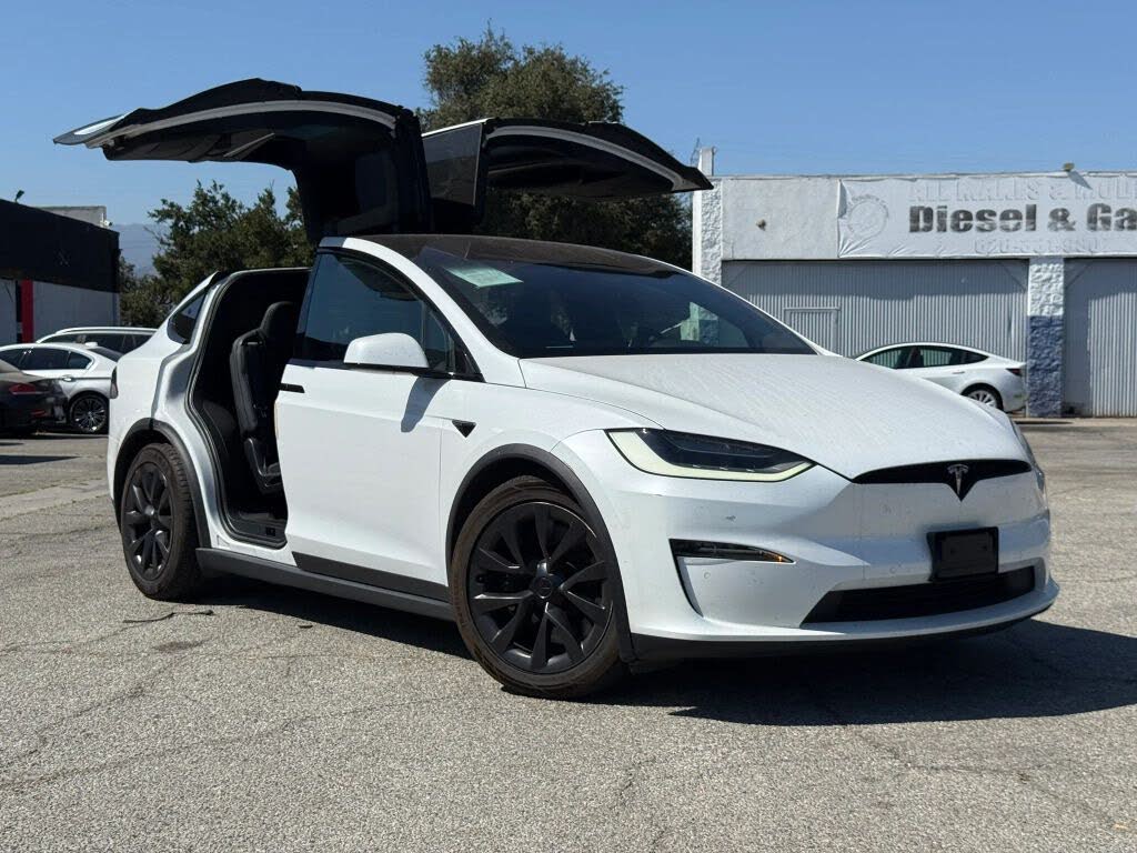 2023 Tesla Model X photo 1