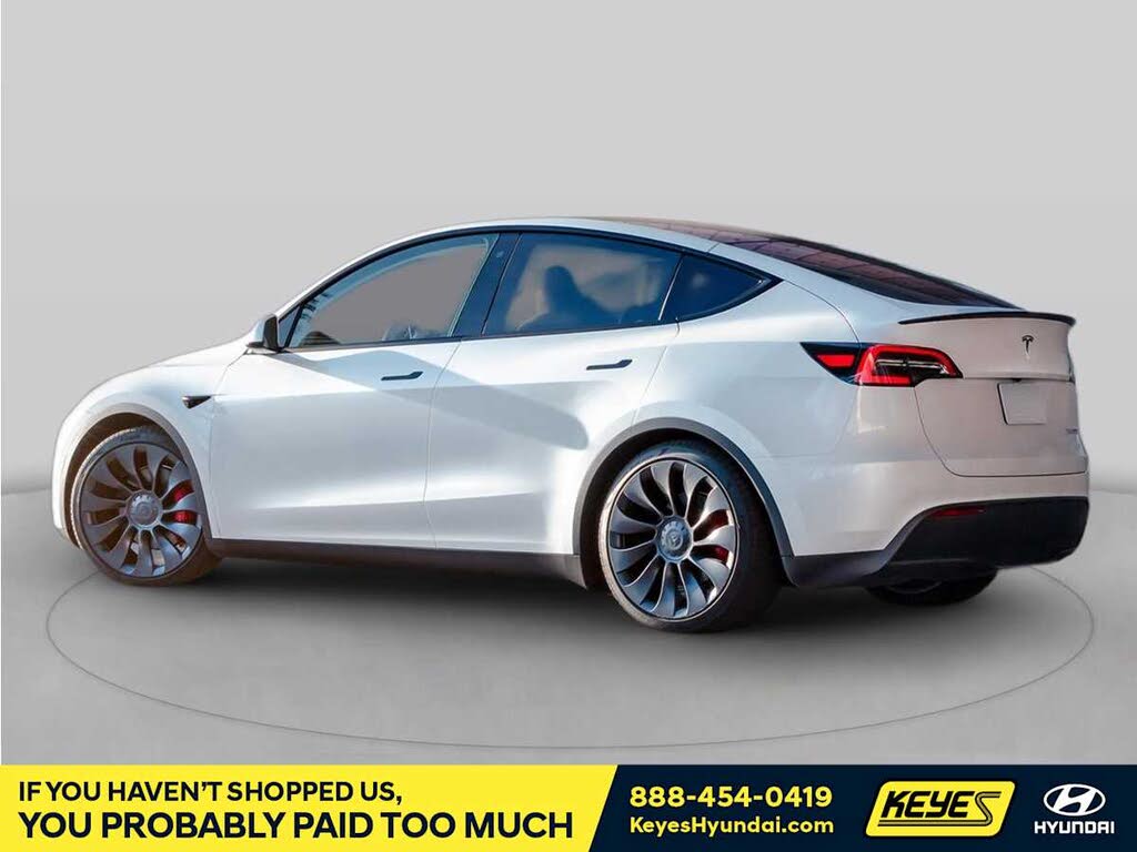 2024 Tesla Model Y photo 1