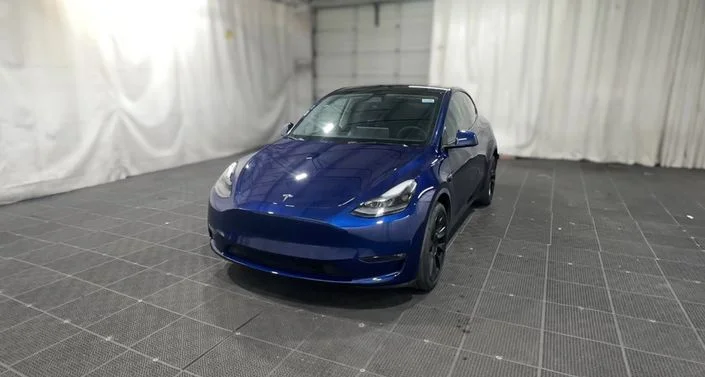 2024 Tesla Model Y photo 1