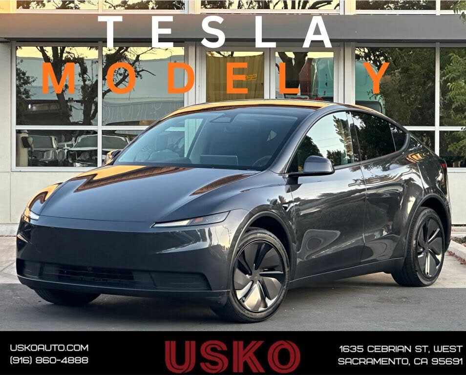 2026 Tesla Model Y photo 1