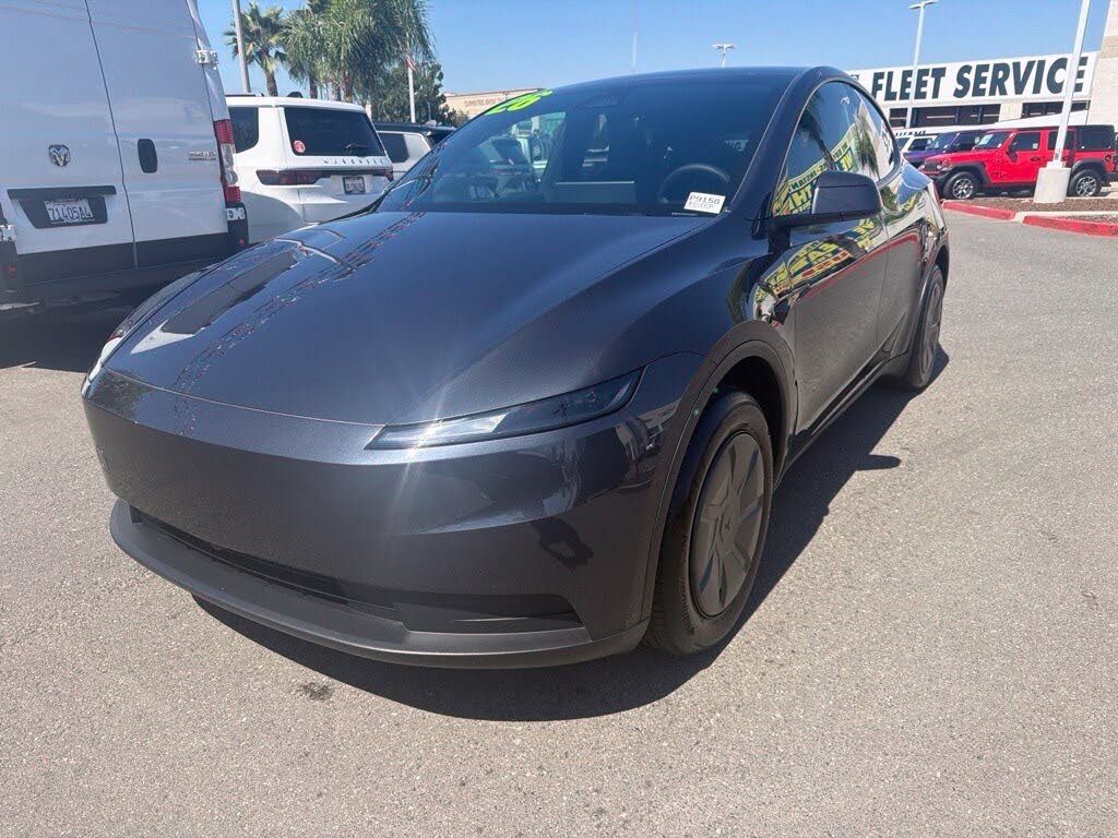 2026 Tesla Model Y photo 1