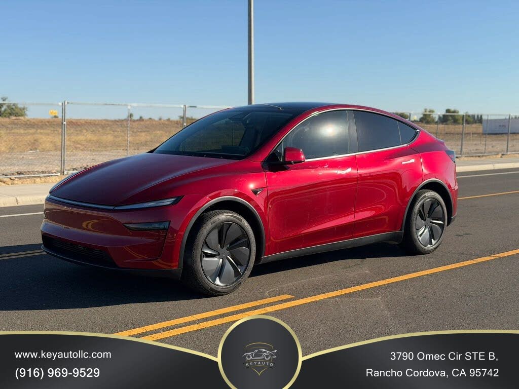 2026 Tesla Model Y photo 1