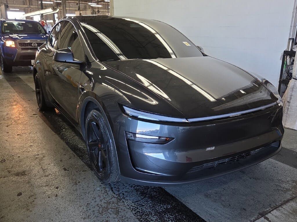 2026 Tesla Model Y photo 1
