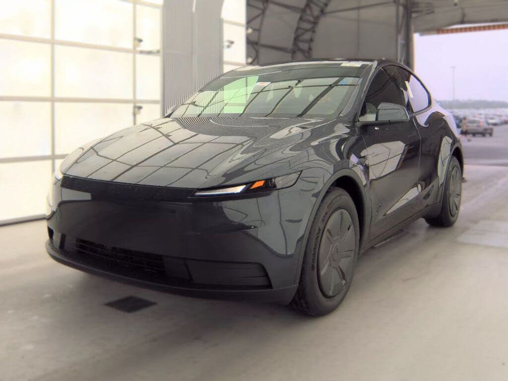 2026 Tesla Model Y photo 1