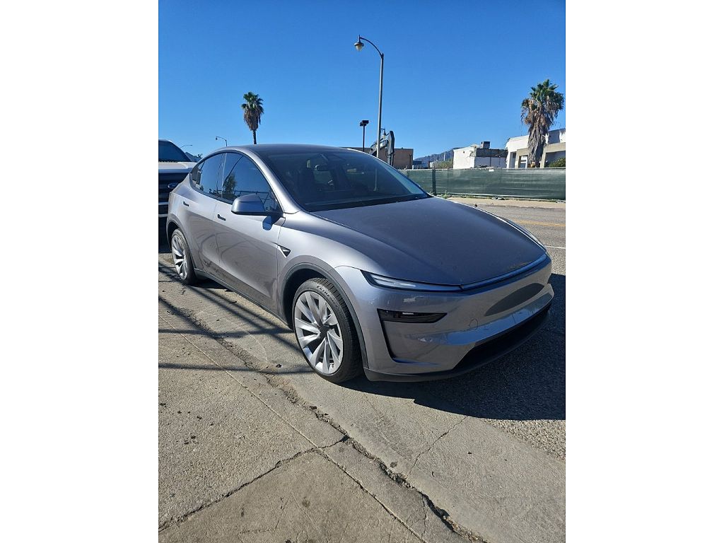 2026 Tesla Model Y photo 1